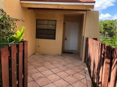 271 W Park Dr 7-10, Miami, Florida 33172, USA