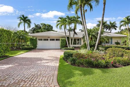 695 Regatta, Naples, Florida 34103, USA