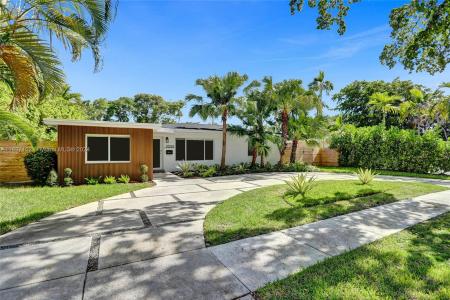 2055 Alamanda Dr 2055, North Miami, Florida 33181, Stati Uniti