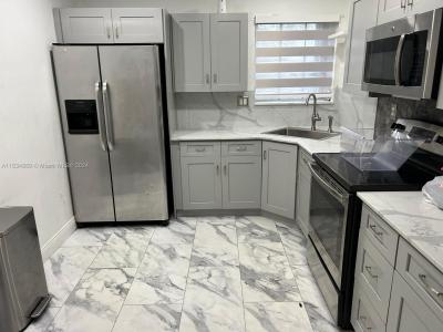 18130 NW 25th Ave, Miami Gardens, Florida 33056, USA