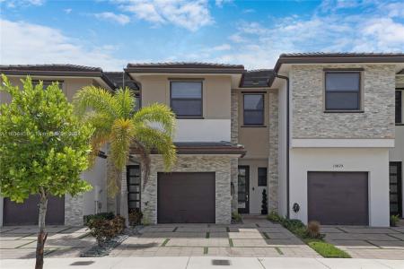 15827 NW 91st Ct, Miami Lakes, Florida 33018, USA