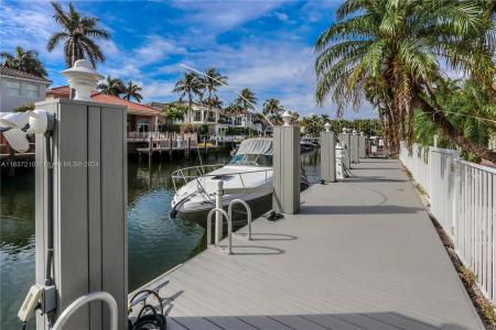 922 Washington St, Hollywood, Florida 33019, USA