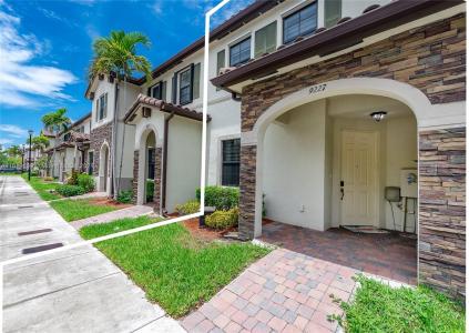 9227 W 34 CT, Hialeah, Florida 33018, USA