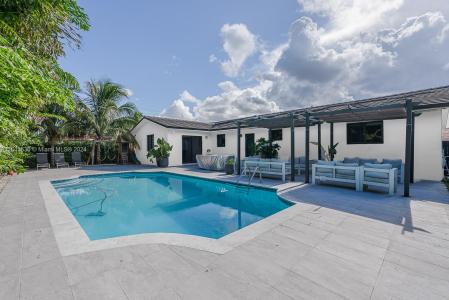 2585 SW 108th Ave, Miami, Florida 33165, USA