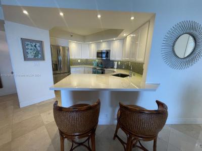 6767 Collins Ave 1201, Miami Beach, Florida 33141, USA