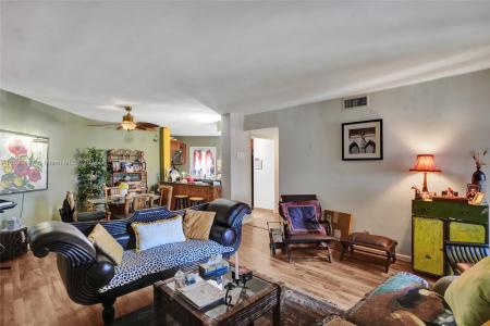 1401 NE Miami Gardens Dr 997, Miami, Florida 33179, USA