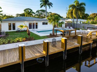 2306 NE 15th Ave, Wilton Manors, Florida 33305, USA