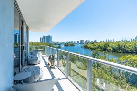 16385 Biscayne Blvd 315, North Miami Beach, Florida 33160, USA