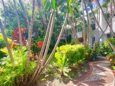 505 12th St 11, Miami Beach, Florida 33139, USA