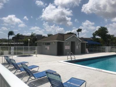 438 NE 210th Cir Ter 202-4B, Miami, Florida 33179, USA