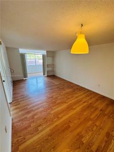 1300 NE Miami Gardens Dr 210E, Miami, Florida 33179, USA