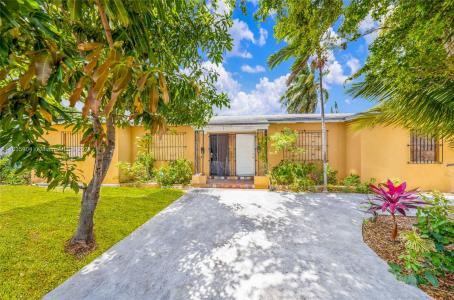 351-353 NE 82nd St, Miami, Florida 33138, USA