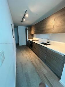 1100 S Miami Ave 2205, Miami, Florida 33130, USA