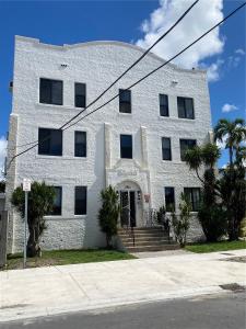 2961 SW 5th St 11, Miami, Florida 33135, USA