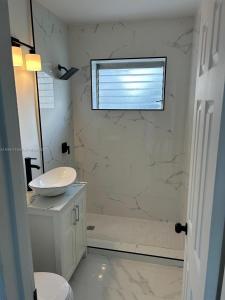 19311 NW 39th Ct, Miami Gardens, Florida 33055, USA