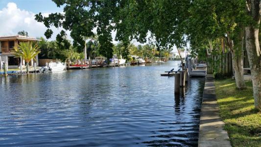 2025 NE 24th St, Wilton Manors, Florida 33305, USA