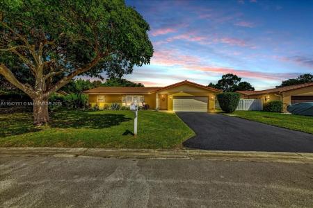 8735 NW 29th Dr, Coral Springs, Florida 33065, USA