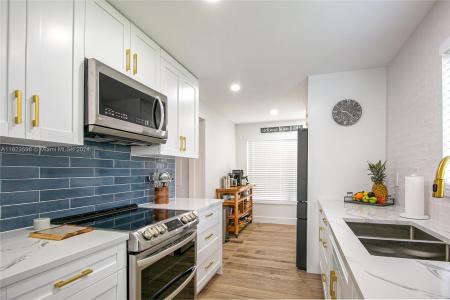 6150 NW 62nd St 101, Tamarac, Florida 33319, USA