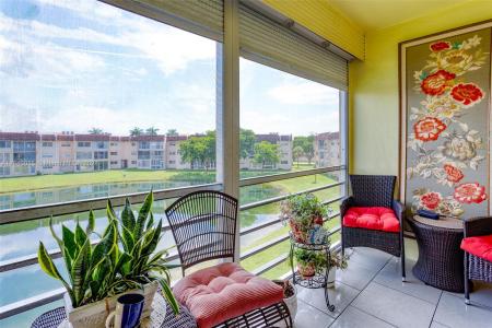 2811 N Pine Island Rd 303, Sunrise, Florida 33322, USA