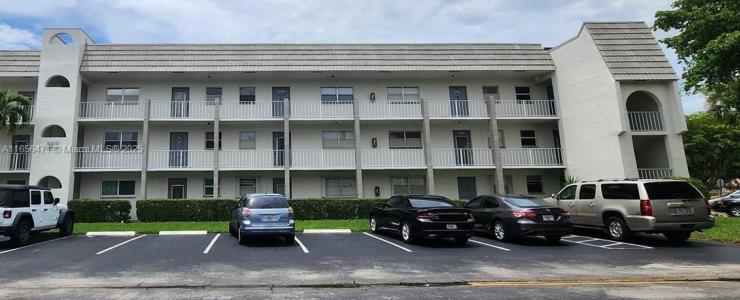 8450 Sunrise Lakes Blvd 111, Sunrise, Florida 33322, USA