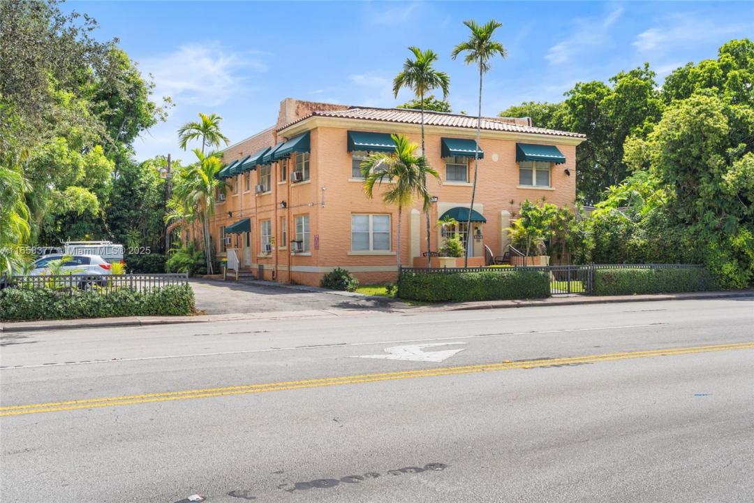3409 S Le Jeune Rd, Coral Gables, FL 33134