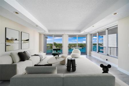 5660 Collins Ave 7D, Miami Beach, Florida 33140, USA
