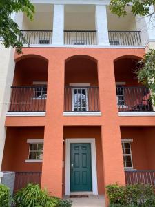 215 SW 6th Pl 215, Pompano Beach, Florida 33060, USA