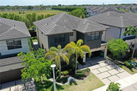8752 NW 157th Ter, Miami Lakes, Florida 33018, Stati Uniti