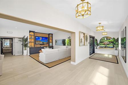 5818 SW 27th St, Miami, Florida 33155, USA