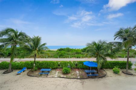 6039 Collins Ave 730, Miami Beach, Florida 33140, USA