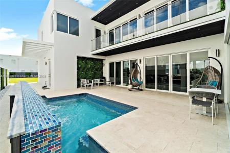 6767 NW 103rd Pl, Doral, Florida 33178, USA