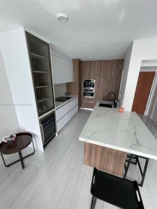 31 SE 5th St 3103, Miami, Florida 33131, USA