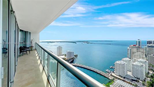495 Brickell Ave 5011, Miami, Florida 33131, USA