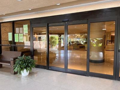 2555 Collins Ave 706, Miami Beach, Florida 33140, USA