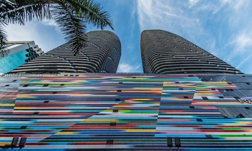 45 SW 9th St 1005, Miami, Florida 33130, USA