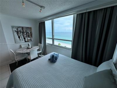 5445 Collins Ave 935, Miami Beach, Florida 33140, USA