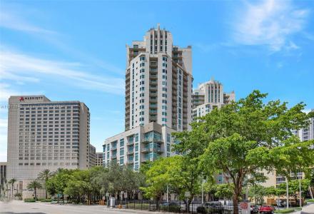 9066 SW 73rd Ct 1502, Miami, Florida 33156, USA