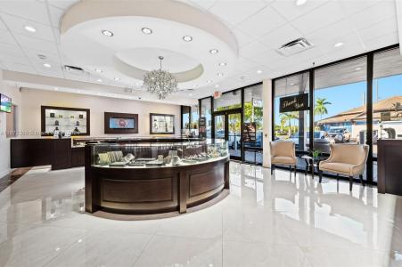 14477 S Dixie Hwy, Palmetto Bay, FL 33146