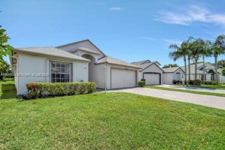 5127 ROBINO CIR, West Palm Beach, Florida 33417, USA