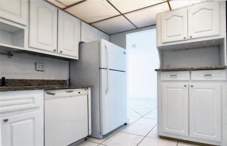 500 Bayview Dr 2127, Sunny Isles Beach, FL 33160