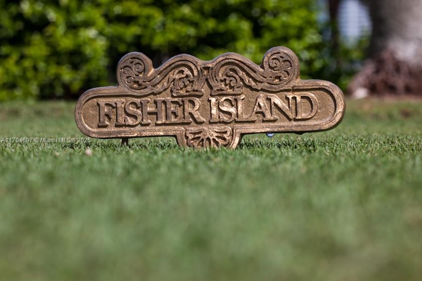 1009 Links Dr, Miami Beach, FL 33109