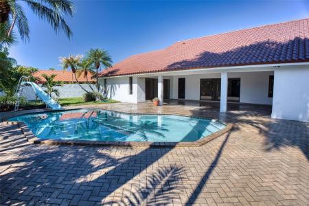 10440 NW 133rd St, Hialeah Gardens, Florida 33018, USA