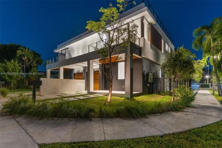 2292 SW 13th st, Miami, Florida 33145, USA