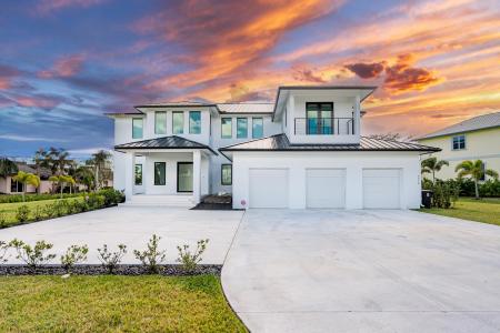 3316 SE River Vista Court, Port Saint Lucie, Florida 34952