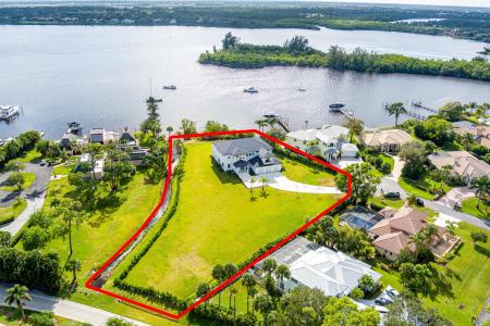 3316 SE River Vista Court, Port Saint Lucie, Florida 34952