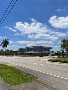 1075 Sunset Strip, Sunrise, Florida 33313