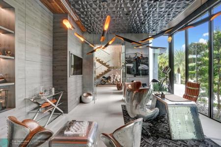 671 Middle River Dr, Fort Lauderdale, Florida 33304