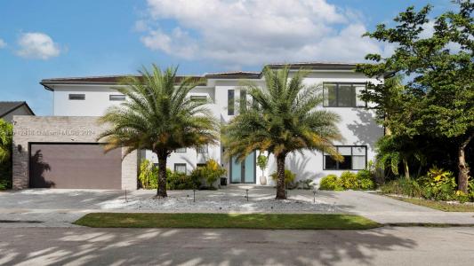10151 SW 3rd St, Plantation, FL 33324