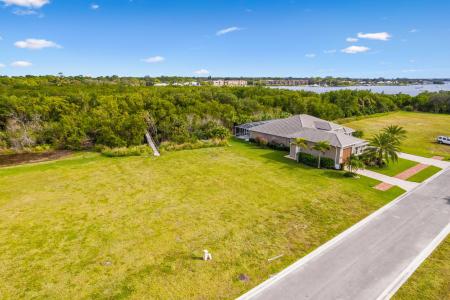 206 SE Fiore Bello, RIVELLA, Port Saint Lucie, Florida 34952
