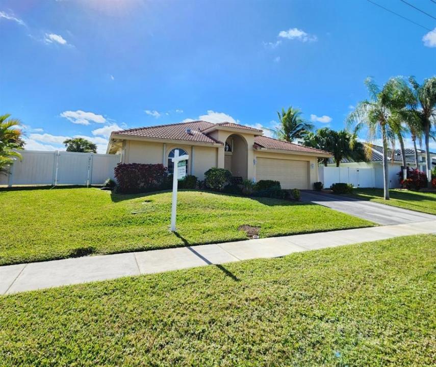 426 SE 3rd Pl, Dania Beach, Florida 33004, Estados Unidos